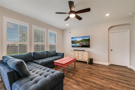 1008 Estes Park Taylor TX 76574
