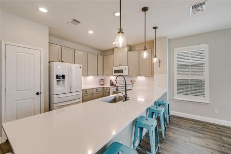 1008 Estes Park Taylor TX 76574