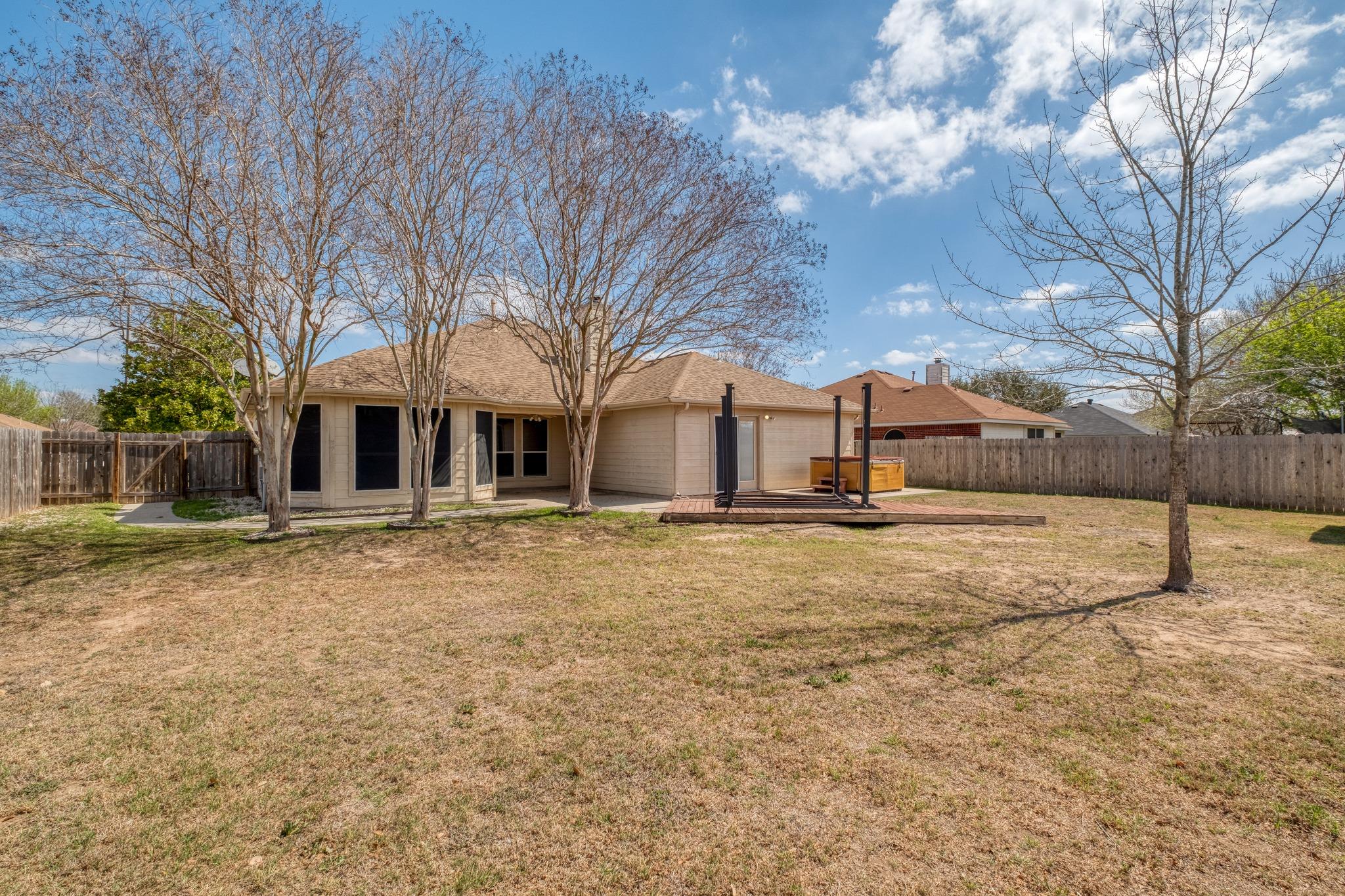 513 Mockingbird Lane Lockhart TX 78644