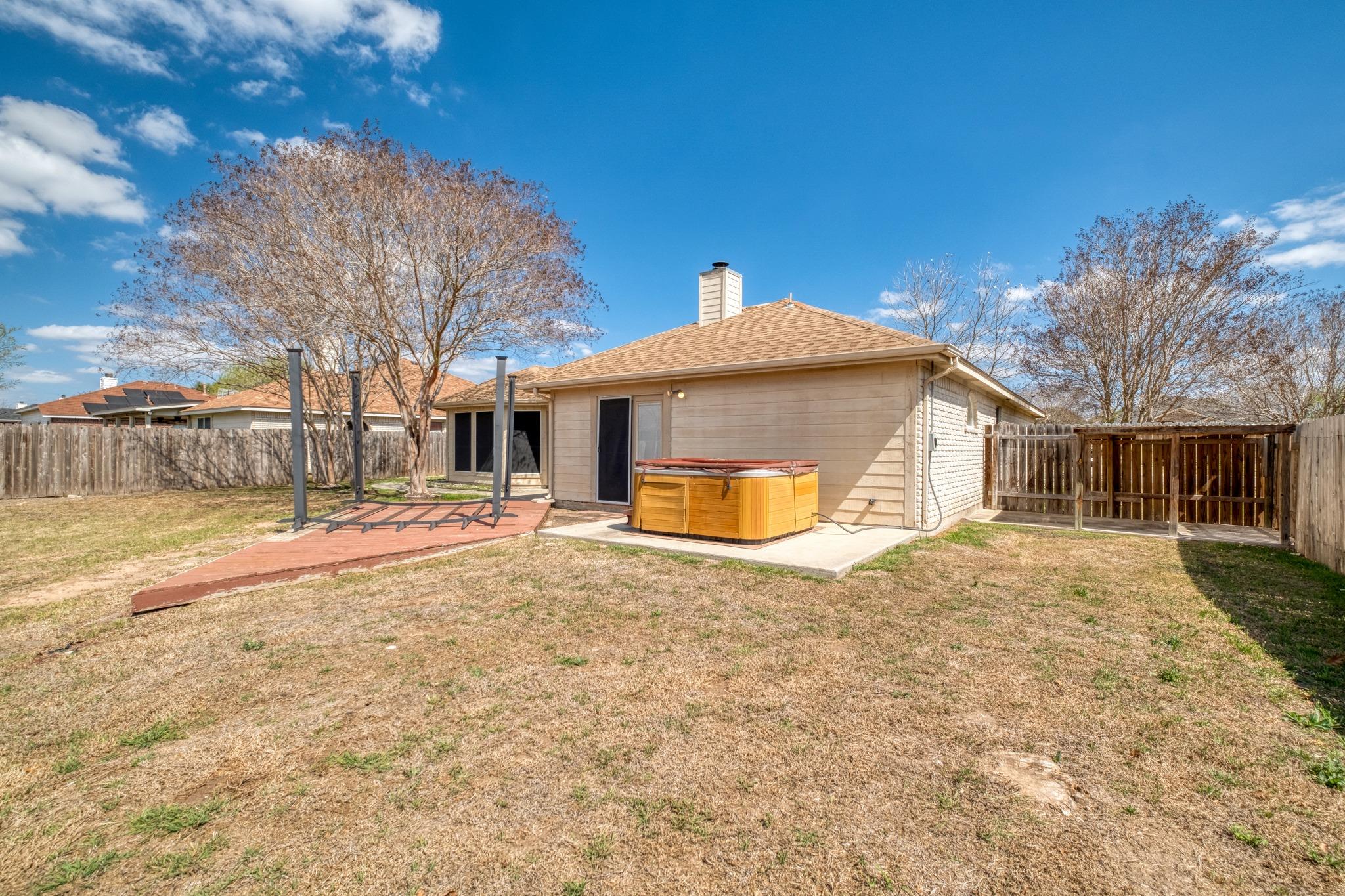 513 Mockingbird Lane Lockhart TX 78644