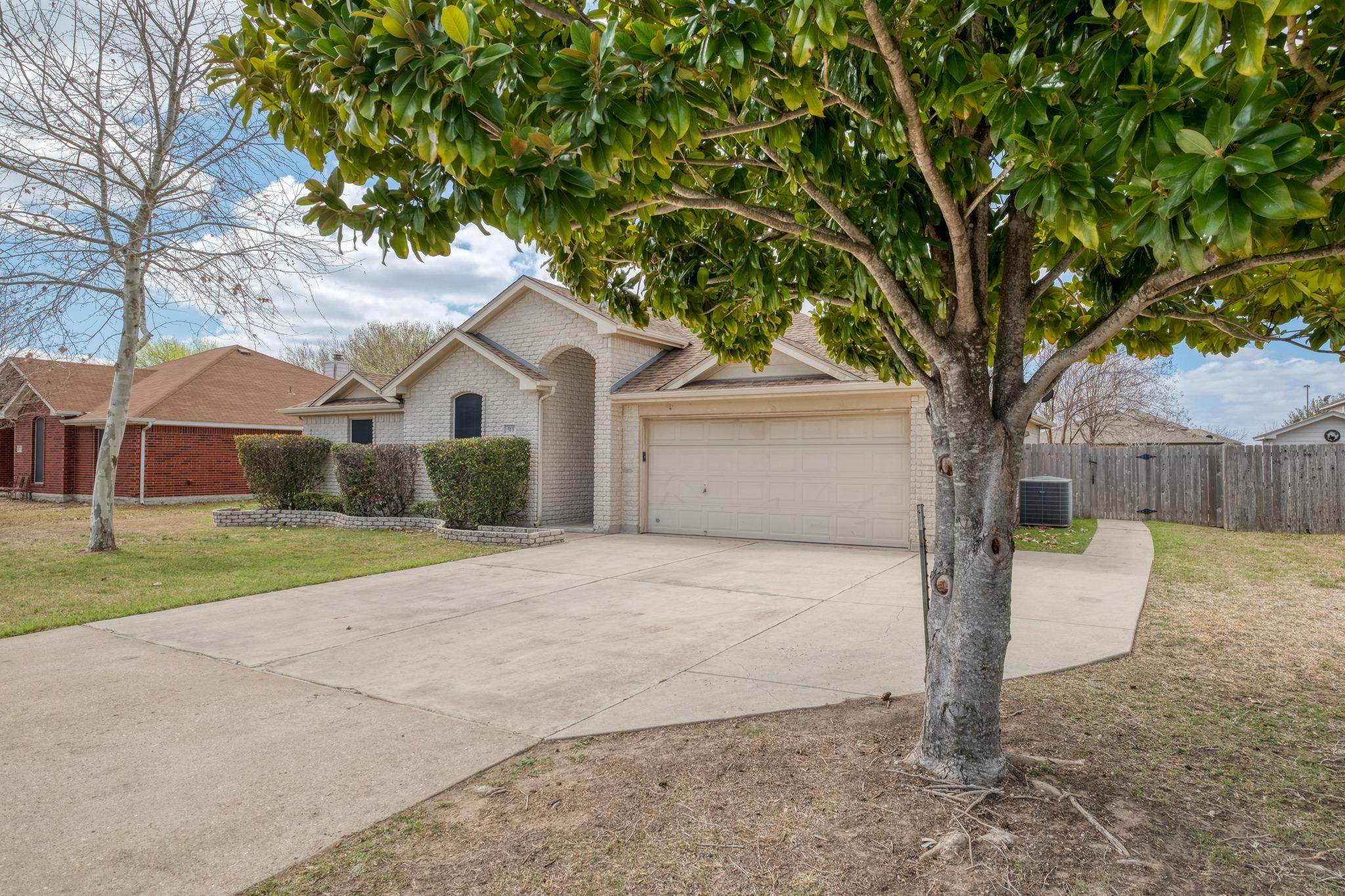 513 Mockingbird Lane Lockhart TX 78644