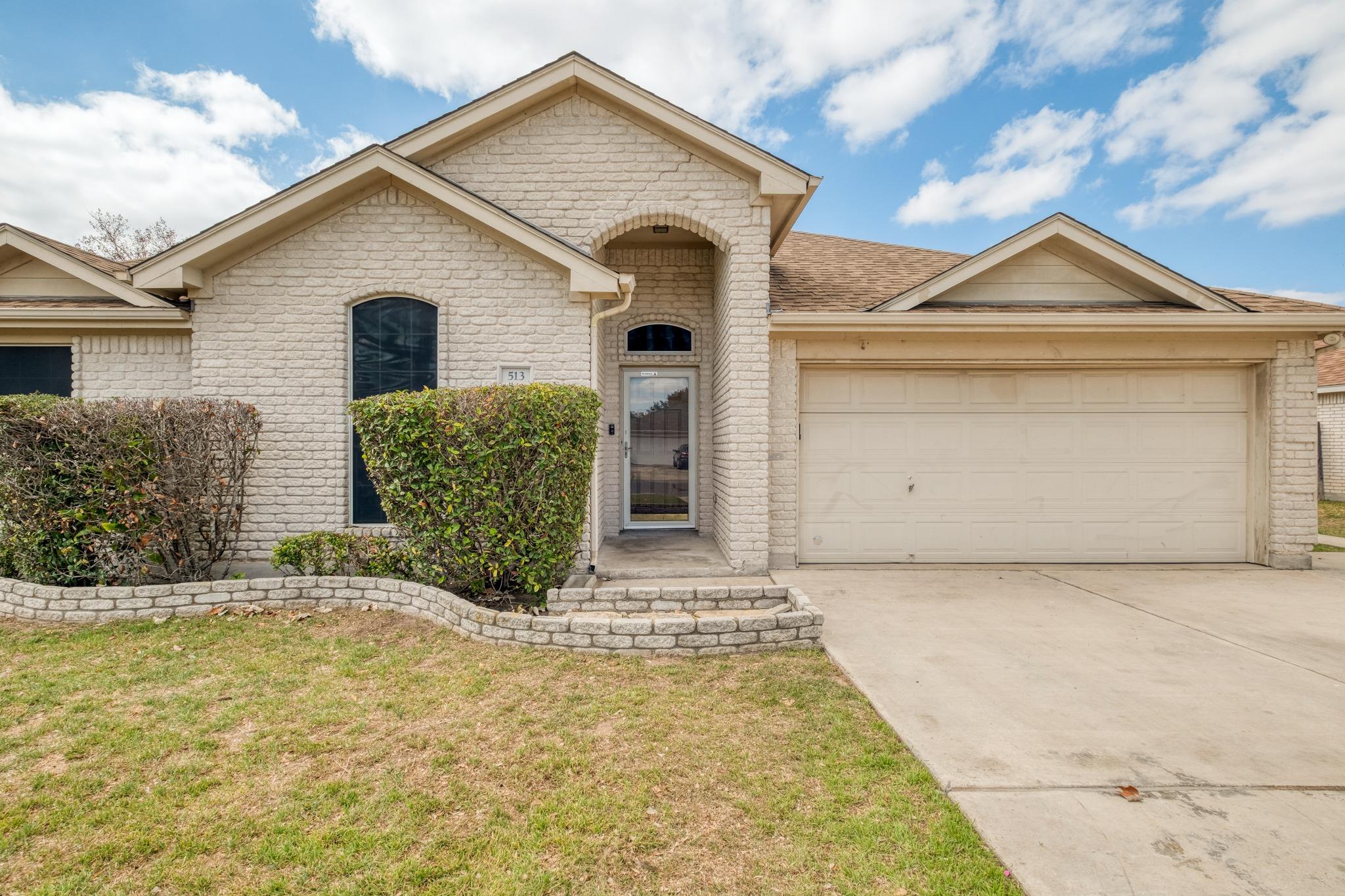 513 Mockingbird Lane Lockhart TX 78644