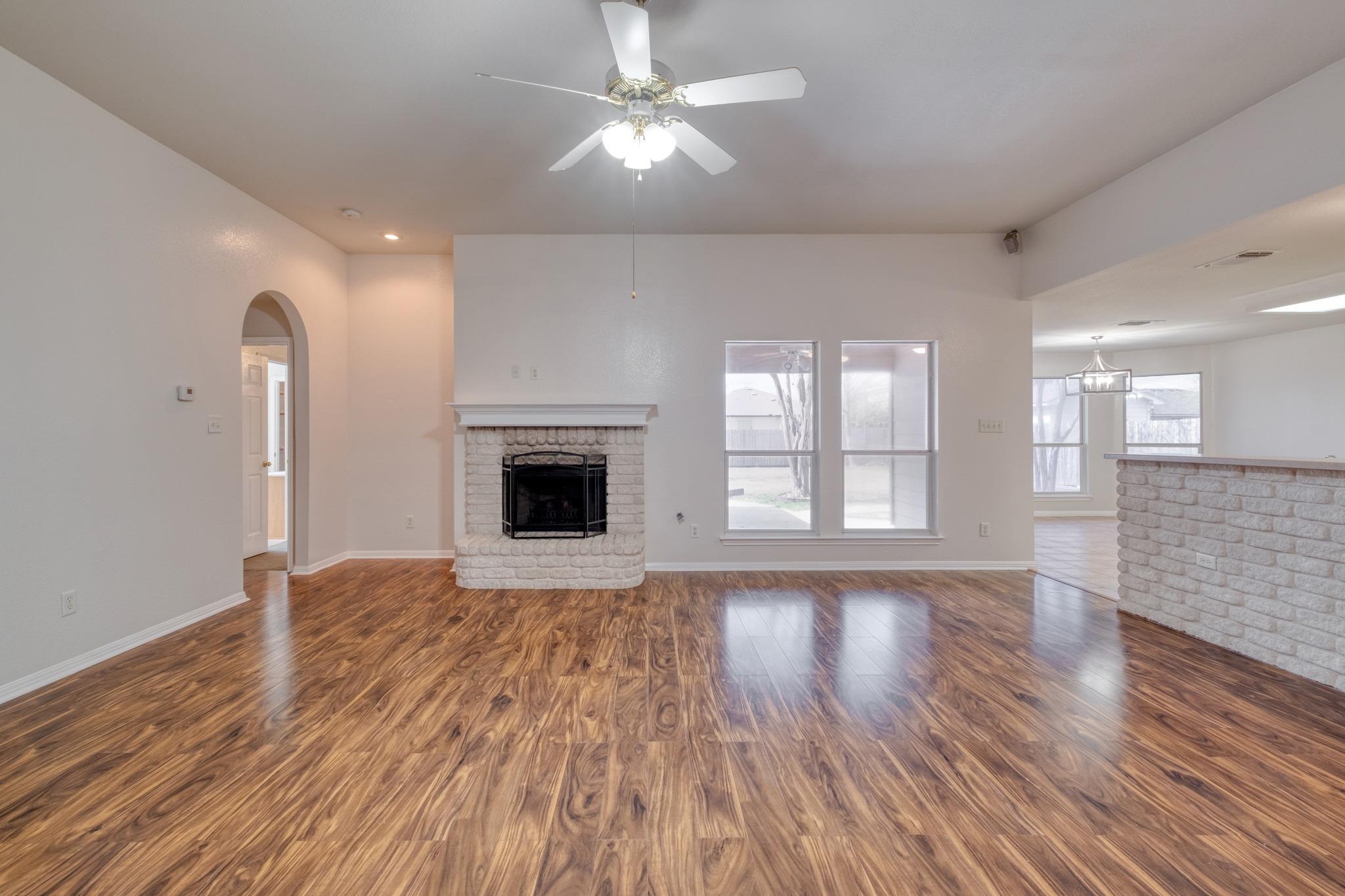 513 Mockingbird Lane Lockhart TX 78644