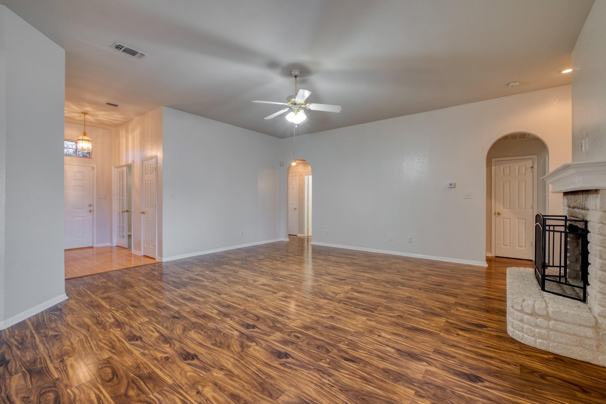 513 Mockingbird Lane Lockhart TX 78644