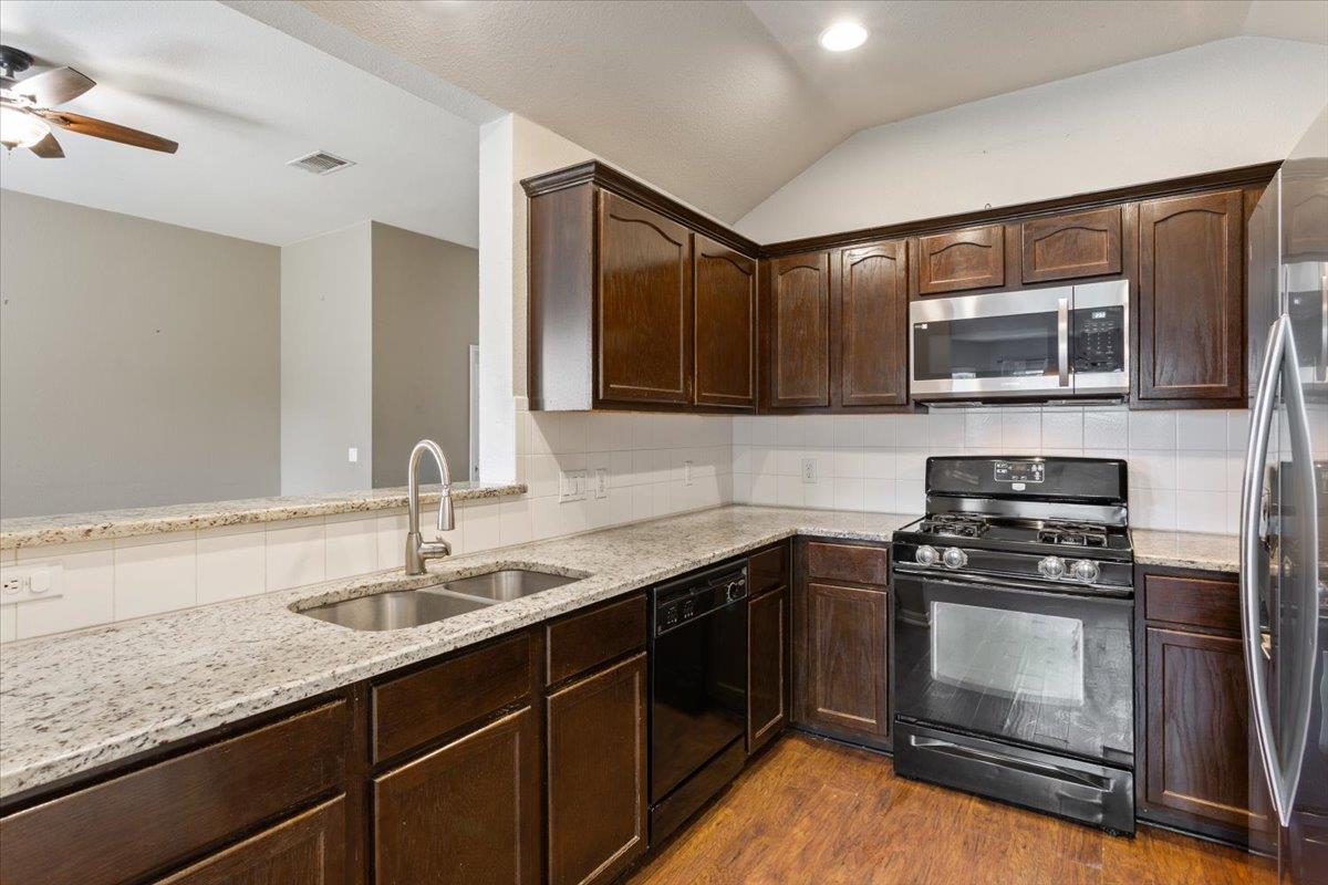 125 Bayliss Street Hutto TX 78634