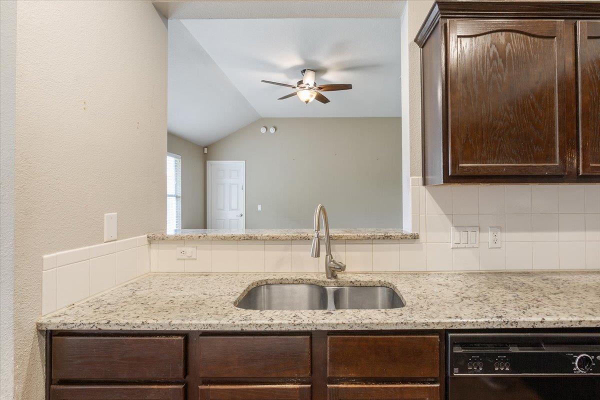 125 Bayliss Street Hutto TX 78634