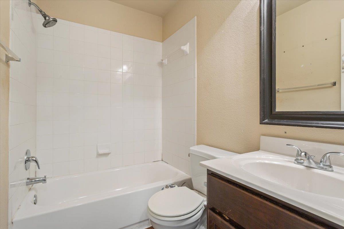 125 Bayliss Street Hutto TX 78634