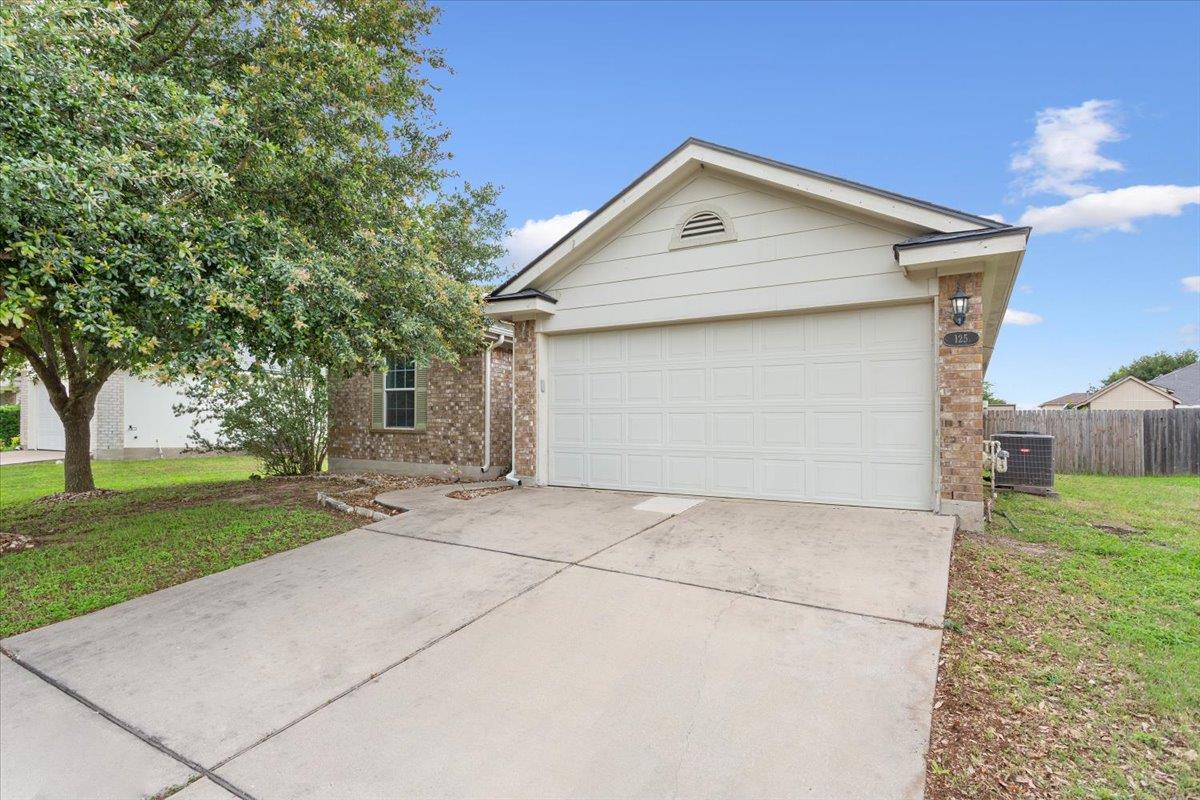 125 Bayliss Street Hutto TX 78634