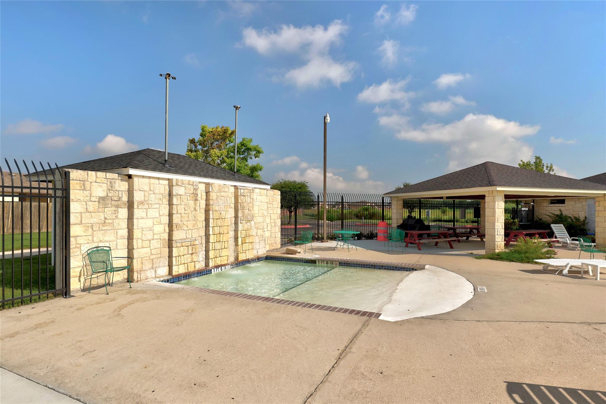125 Bayliss Street Hutto TX 78634