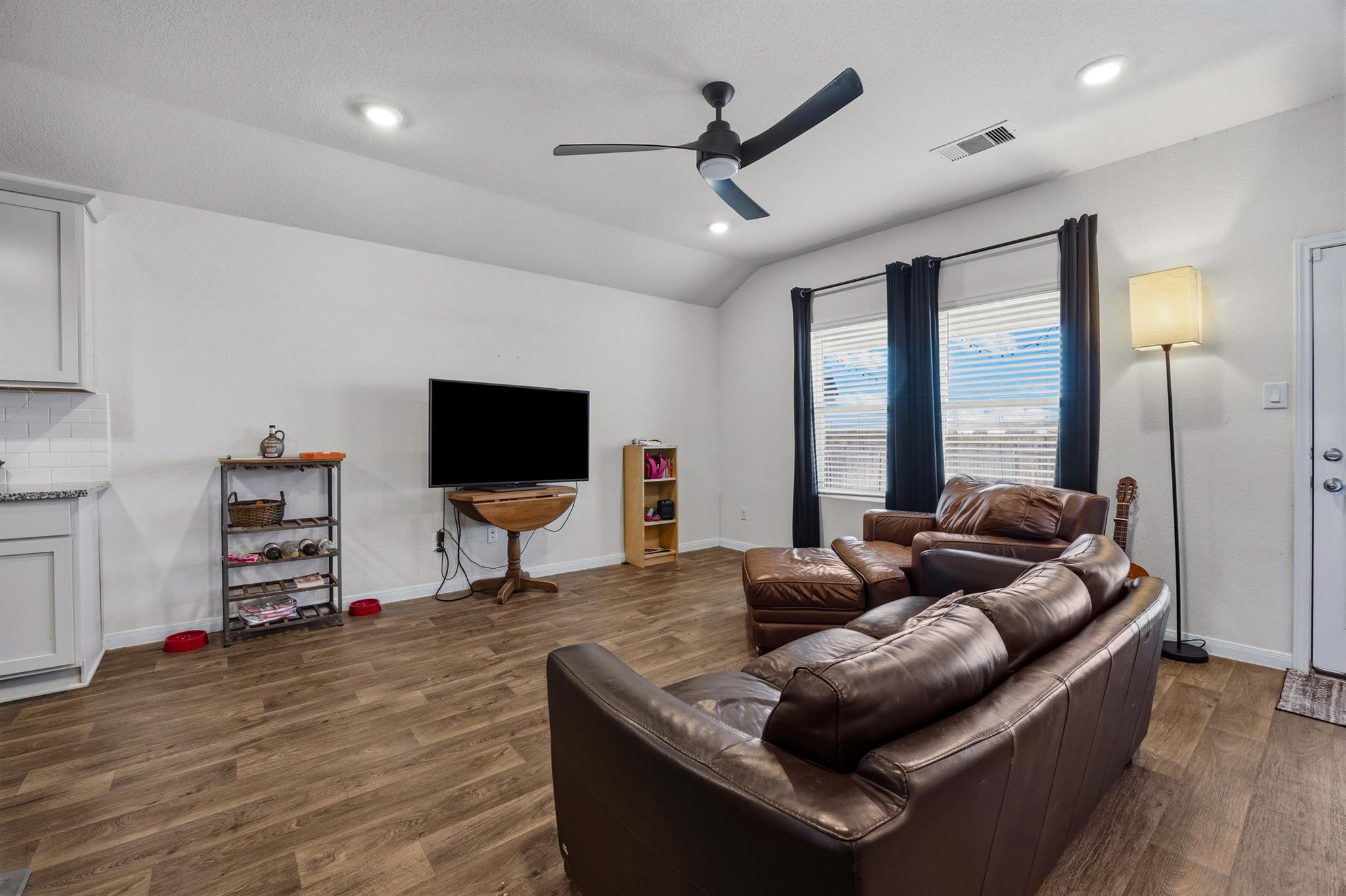 1425 London Way Lockhart TX 78644