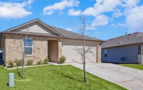 1425 London Way Lockhart TX 78644