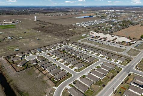 1425 London Way Lockhart TX 78644