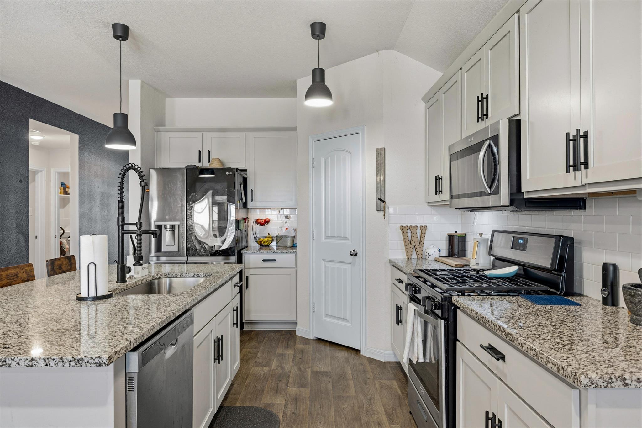 1425 London Way Lockhart TX 78644