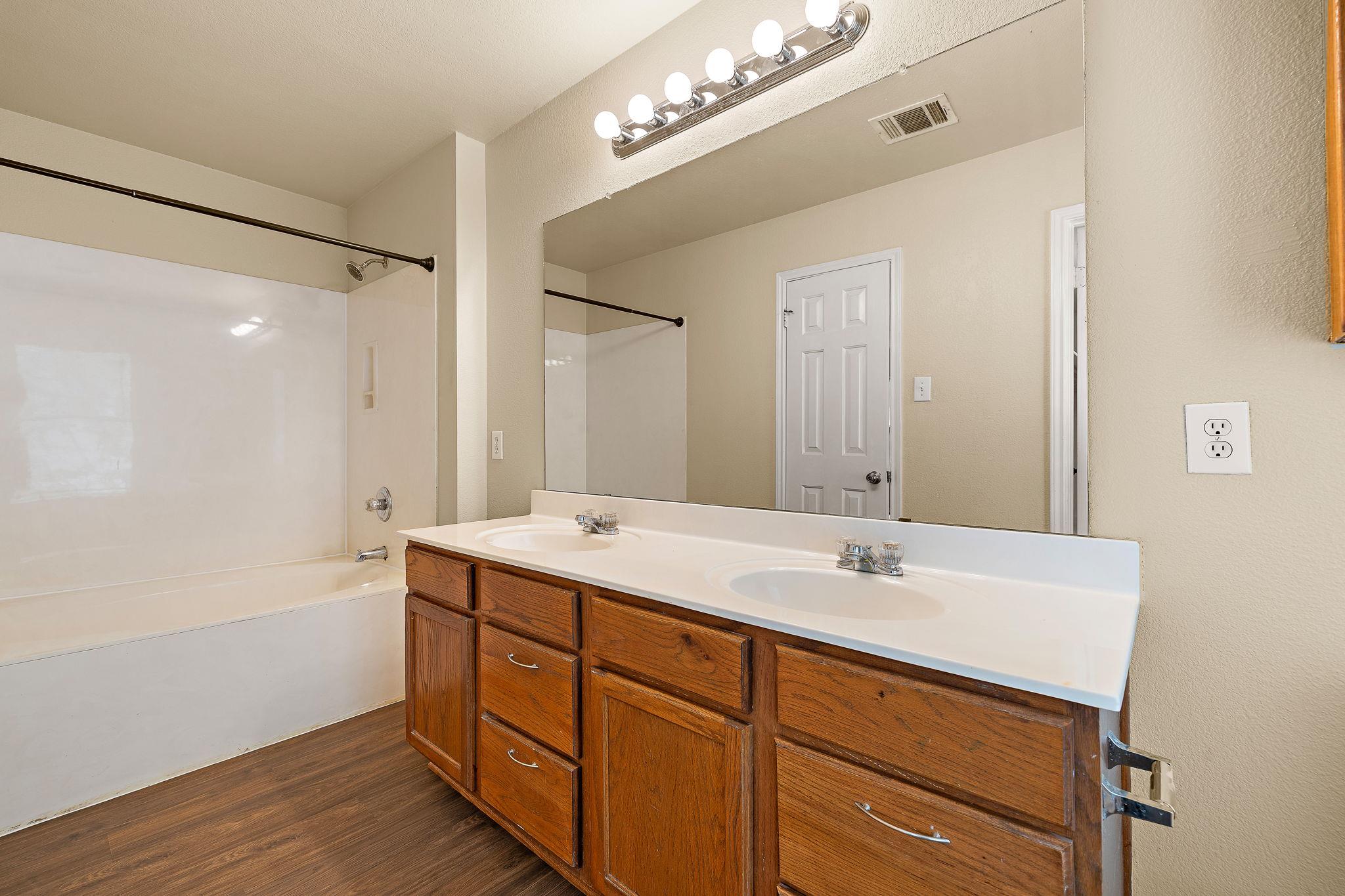 2104 Deer Creek Trail Round Rock TX 78665