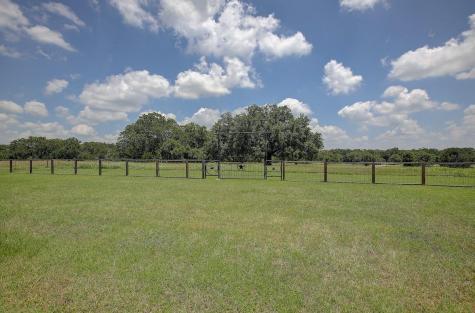 4214 Old College Road La Grange TX 78945