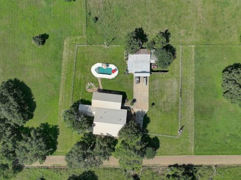 4214 Old College Road La Grange TX 78945