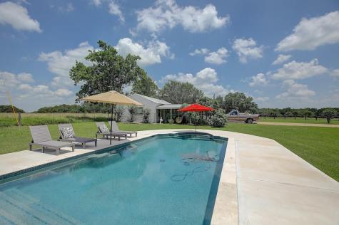 4214 Old College Road La Grange TX 78945