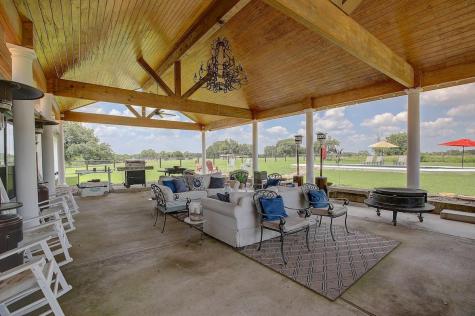 4214 Old College Road La Grange TX 78945