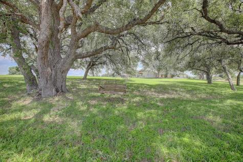 4214 Old College Road La Grange TX 78945