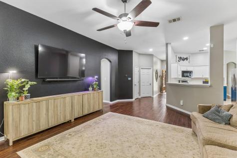 109 Pecanwood S Kyle TX 78640