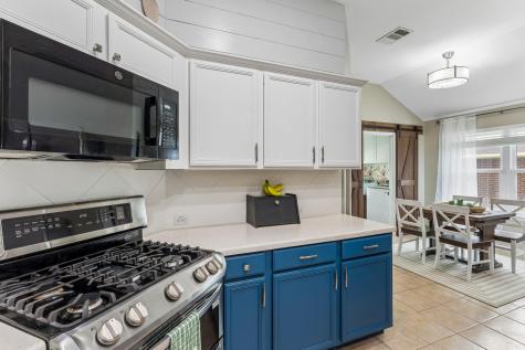 109 Pecanwood S Kyle TX 78640
