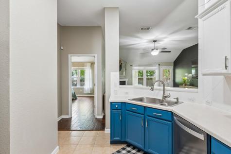 109 Pecanwood S Kyle TX 78640
