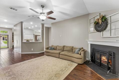 109 Pecanwood S Kyle TX 78640