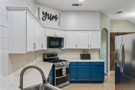 109 Pecanwood S Kyle TX 78640