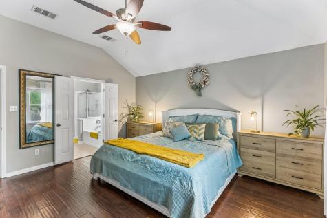 109 Pecanwood S Kyle TX 78640
