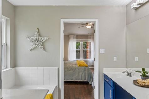 109 Pecanwood S Kyle TX 78640
