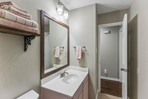 109 Pecanwood S Kyle TX 78640