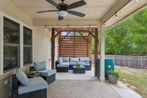 109 Pecanwood S Kyle TX 78640