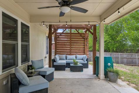 109 Pecanwood S Kyle TX 78640