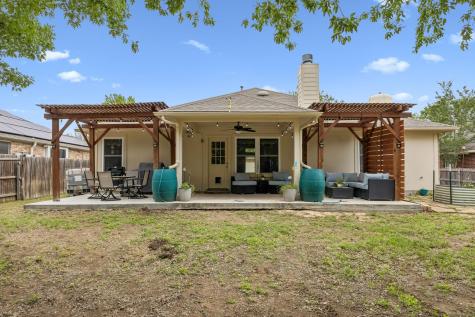 109 Pecanwood S Kyle TX 78640