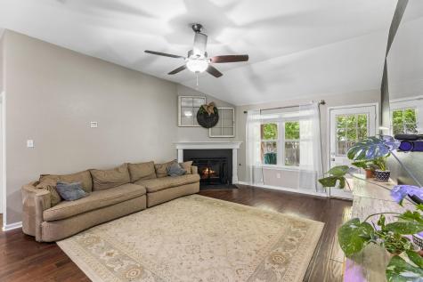 109 Pecanwood S Kyle TX 78640