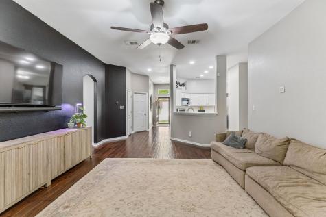 109 Pecanwood S Kyle TX 78640