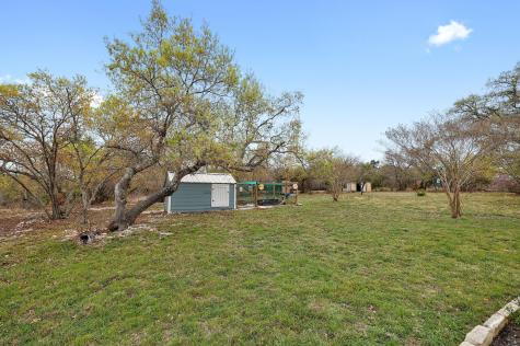 9050 County Road 272 Bertram TX 78605