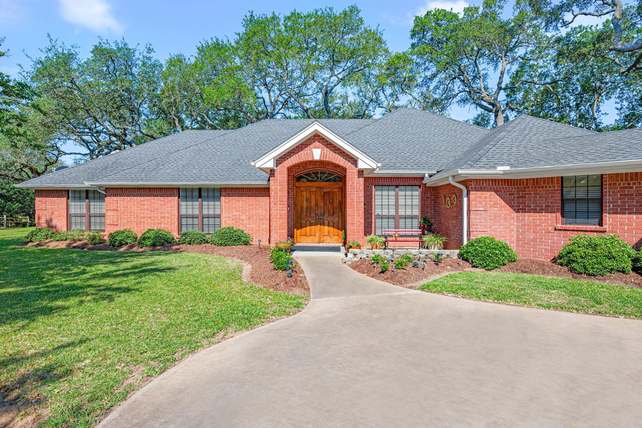 119 Creek Bend Lane Columbus TX 78934