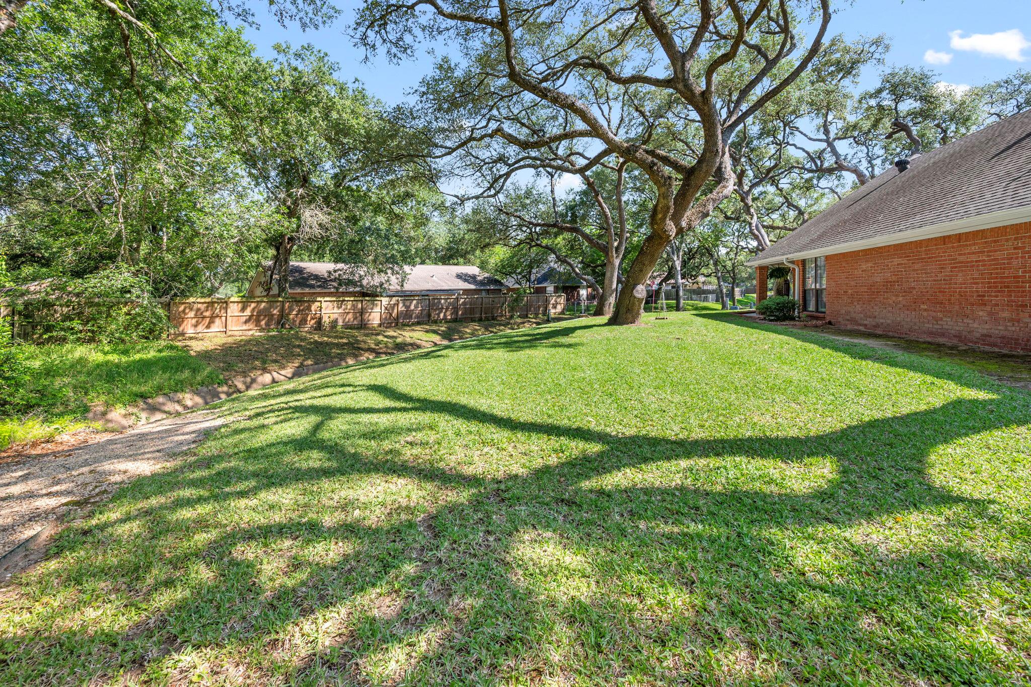 119 Creek Bend Lane Columbus TX 78934