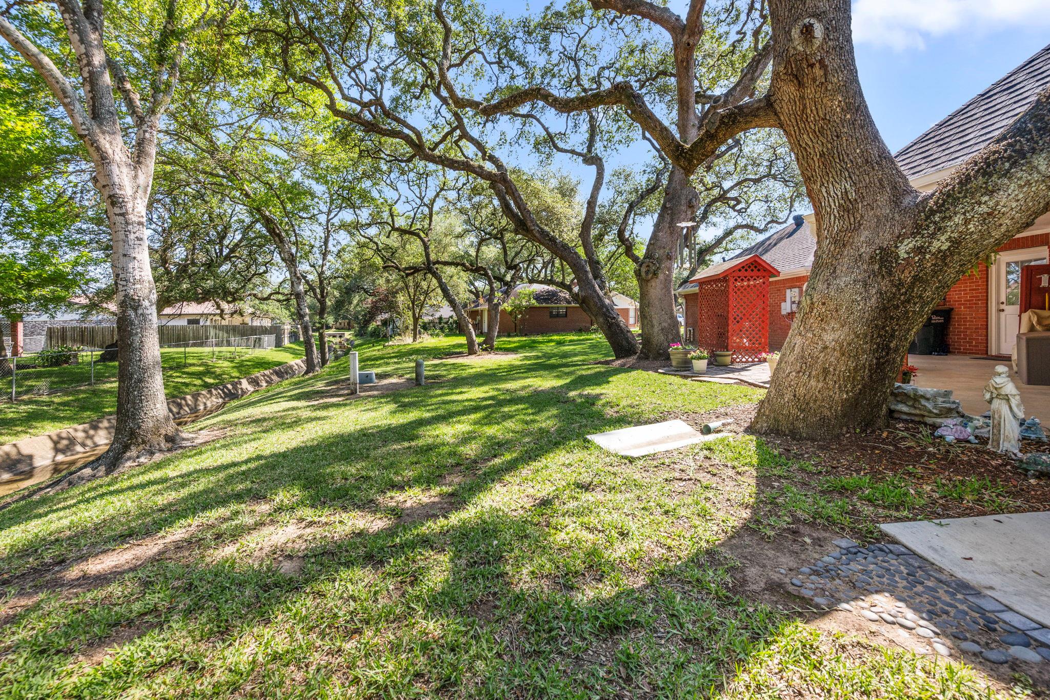 119 Creek Bend Lane Columbus TX 78934