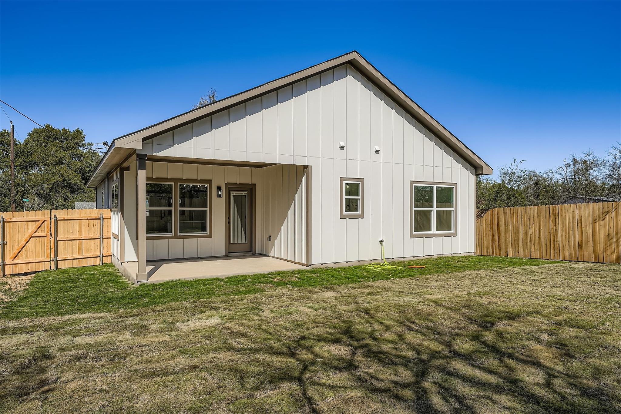 701 E 3rd Street Elgin TX 78621