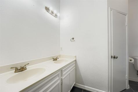 2100 Buckeye Lane Round Rock TX 78664