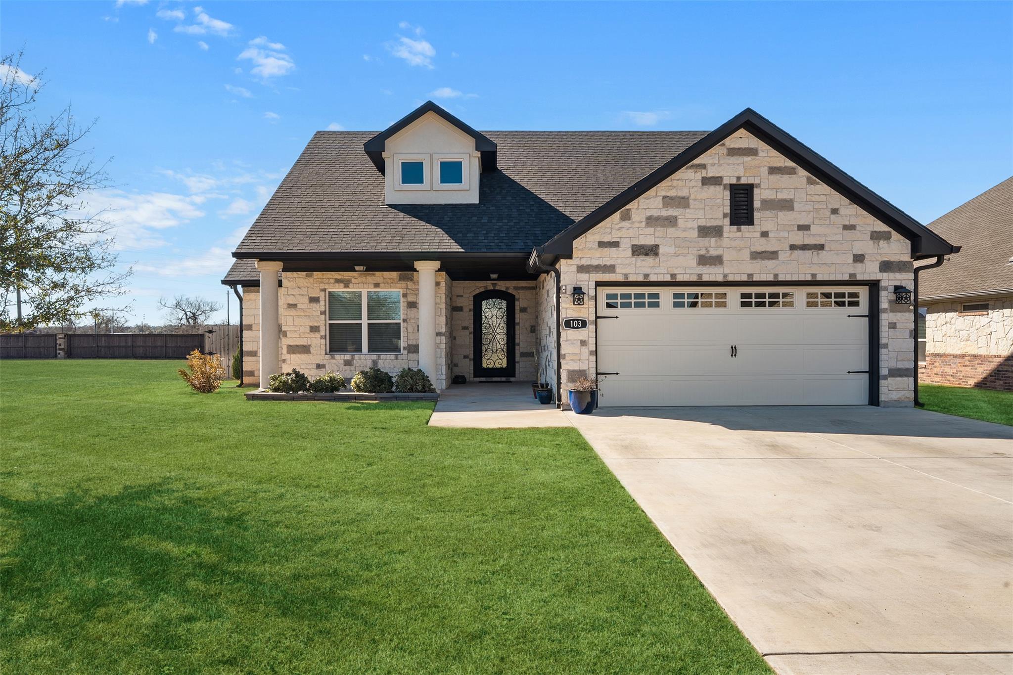 103 Les Lane Smithville TX 78957