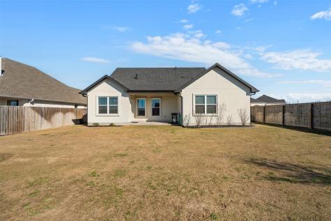 103 Les Lane Smithville TX 78957