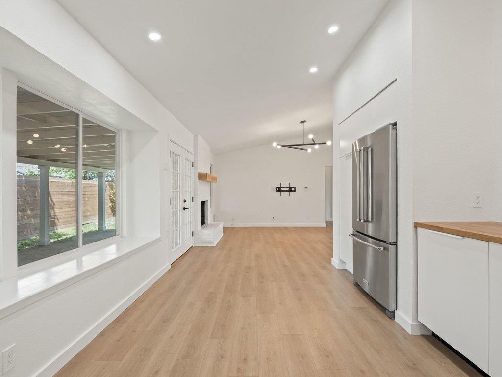 6902 Meadow Run Austin TX 78745