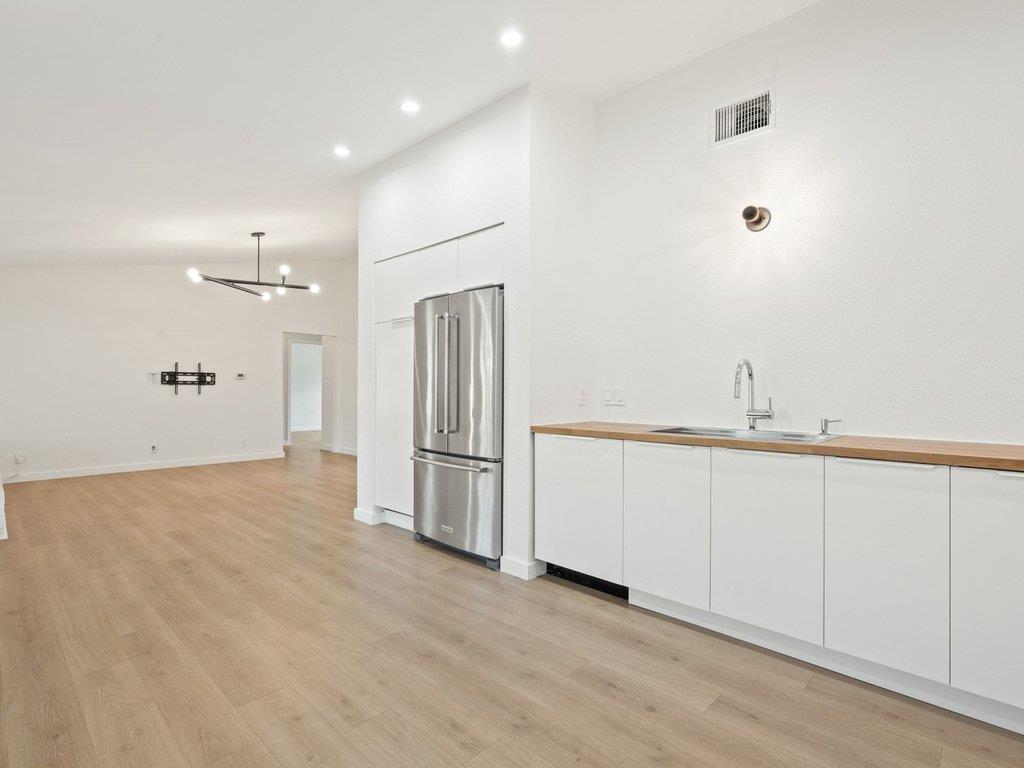6902 Meadow Run Austin TX 78745