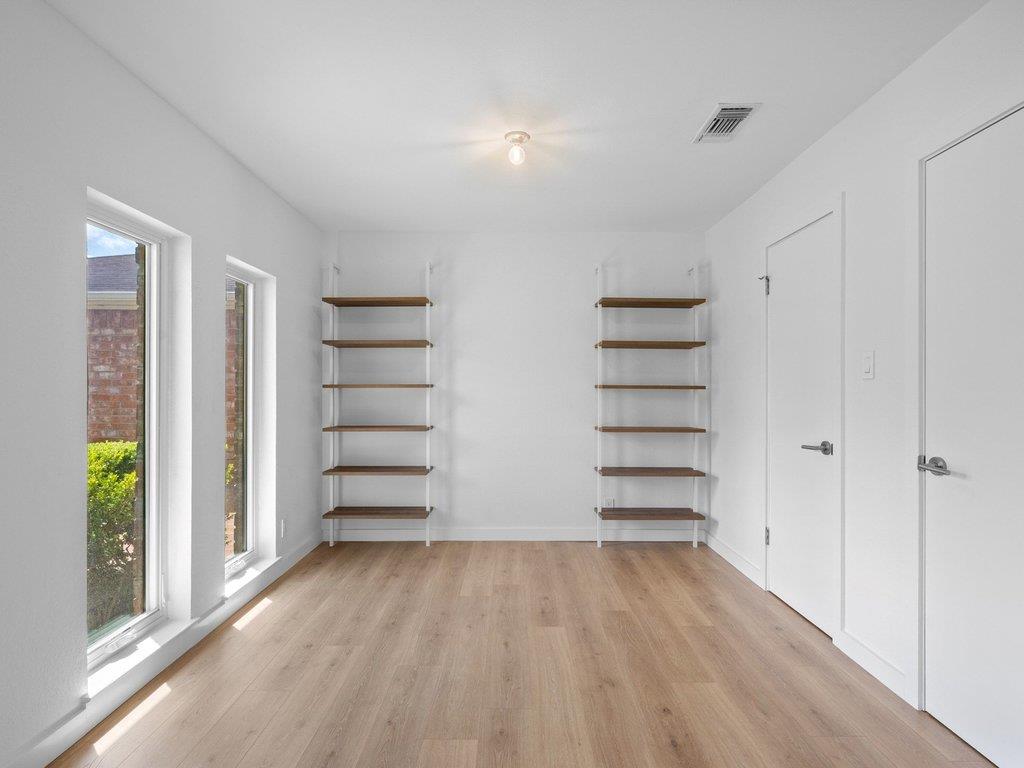 6902 Meadow Run Austin TX 78745