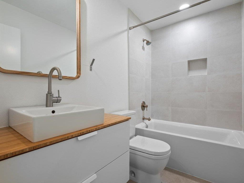 6902 Meadow Run Austin TX 78745