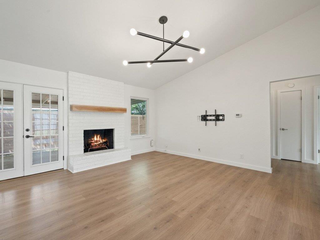 6902 Meadow Run Austin TX 78745