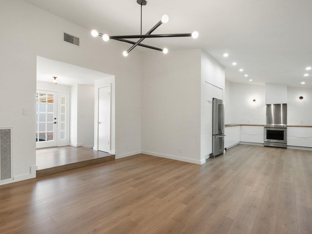 6902 Meadow Run Austin TX 78745